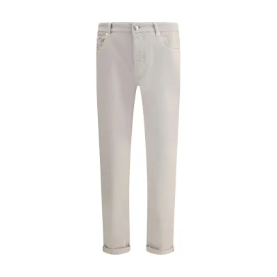 Jeans with turn-up hem