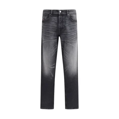 2023 D-finitive Jeans