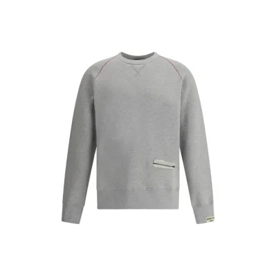 Sweatshirt with pocket