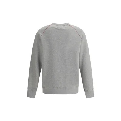 Sweatshirt with pocket