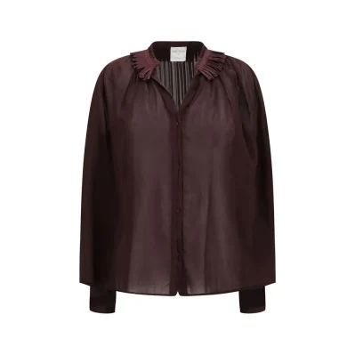 Shirt with fringed collar