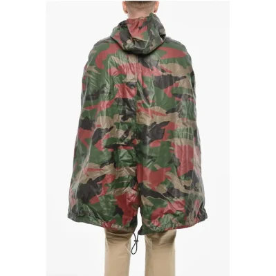 Zipped Closue Camouflage Motif Cape