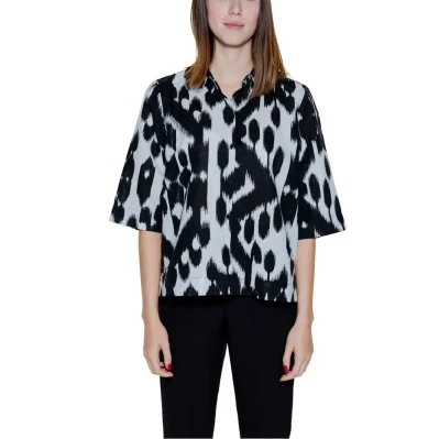 Black Linen Shortsleeve