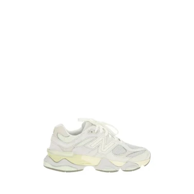 9060 Sneakers