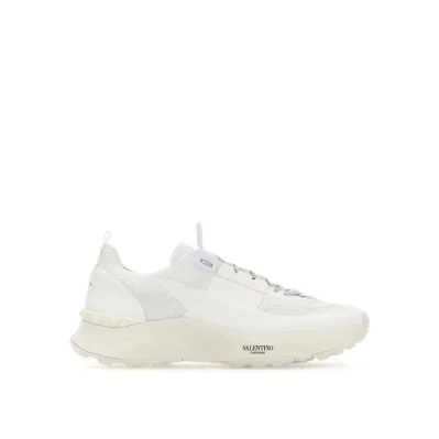 True Act Sneakers