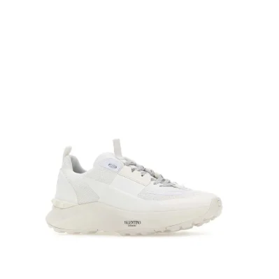 True Act Sneakers