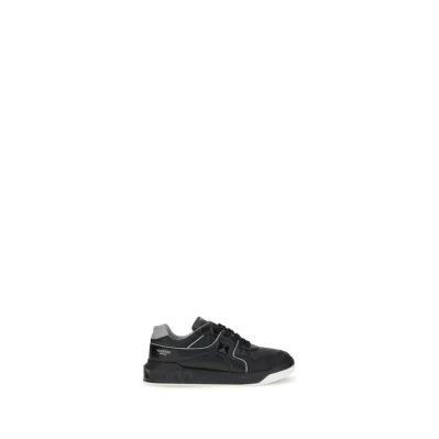 One Stud Low-Top Sneakers