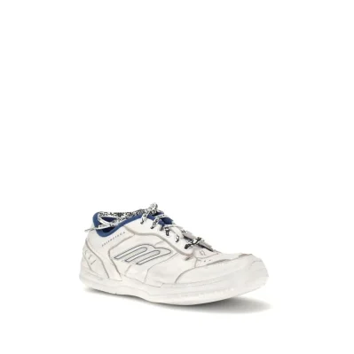 Hamptons Worn-out Sneakers